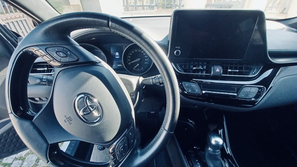 Toyota C-HR 1.8 Hybrid Square Collection