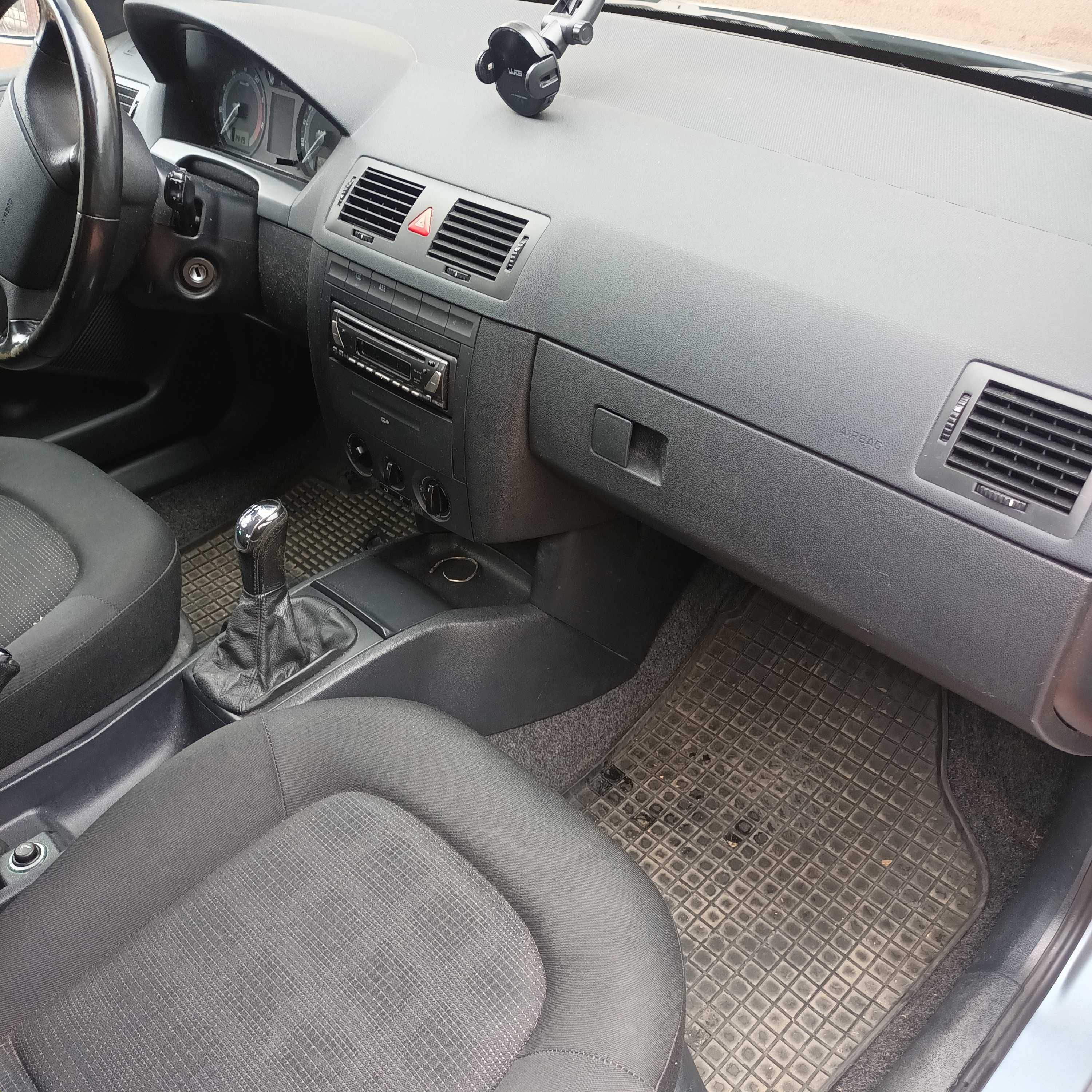 Sprzedam samochod skoda fabia  kombi  2005 r