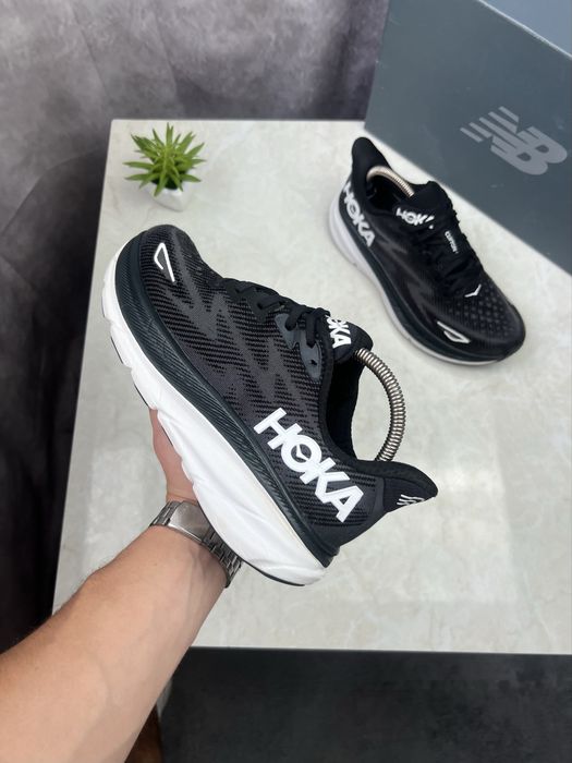 Кроссовки Hoka Clifton 9 Розміра 40 і 40.5 Original Взуття