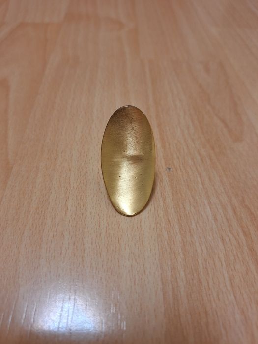 Прикраси ручної роботи.