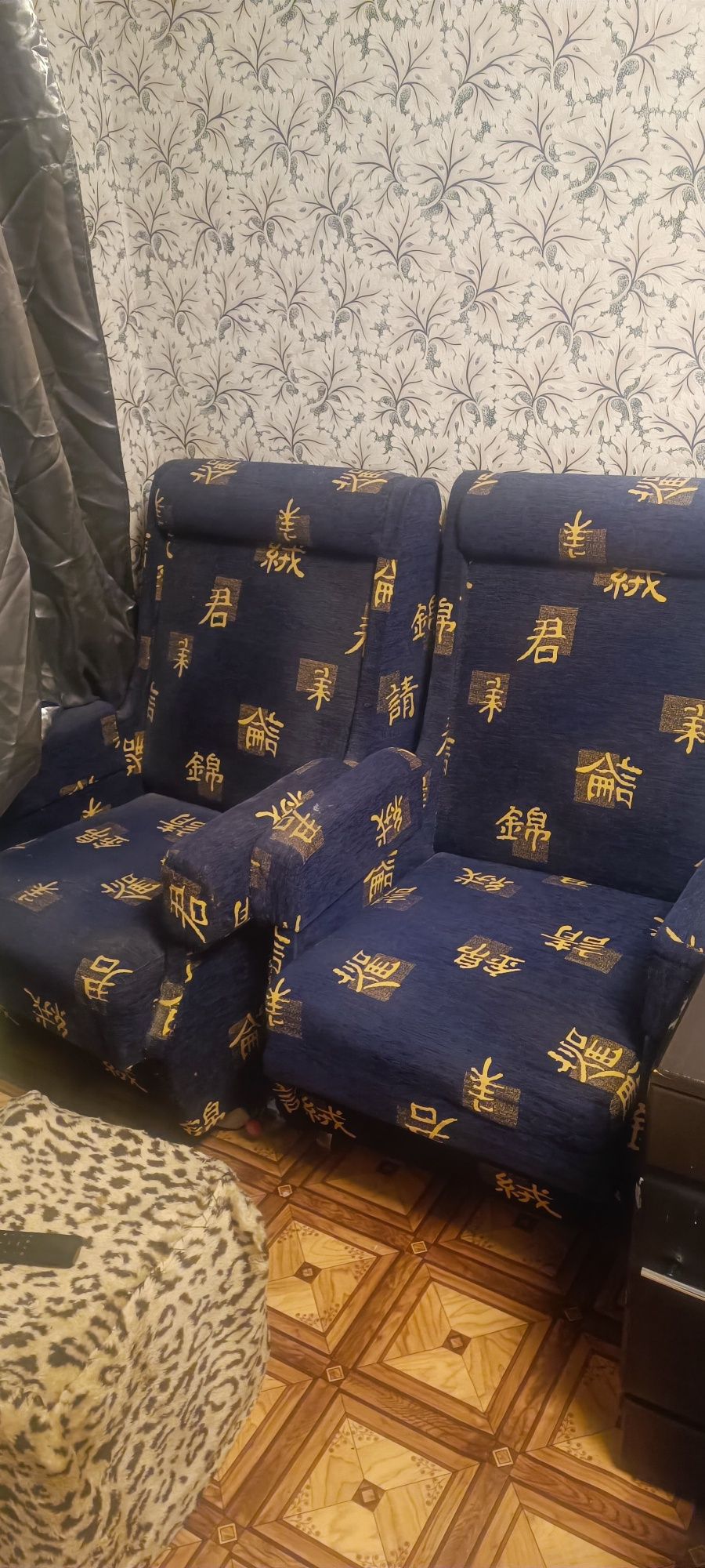 Кресла,  2 штуки в отличном состоянии, после перетяжки