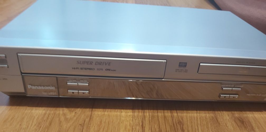 Sprzedam dvd -Magnetowid Panasonic