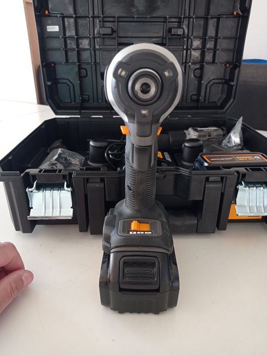 DeWalt maclaren набір акумуляторних інструментів.