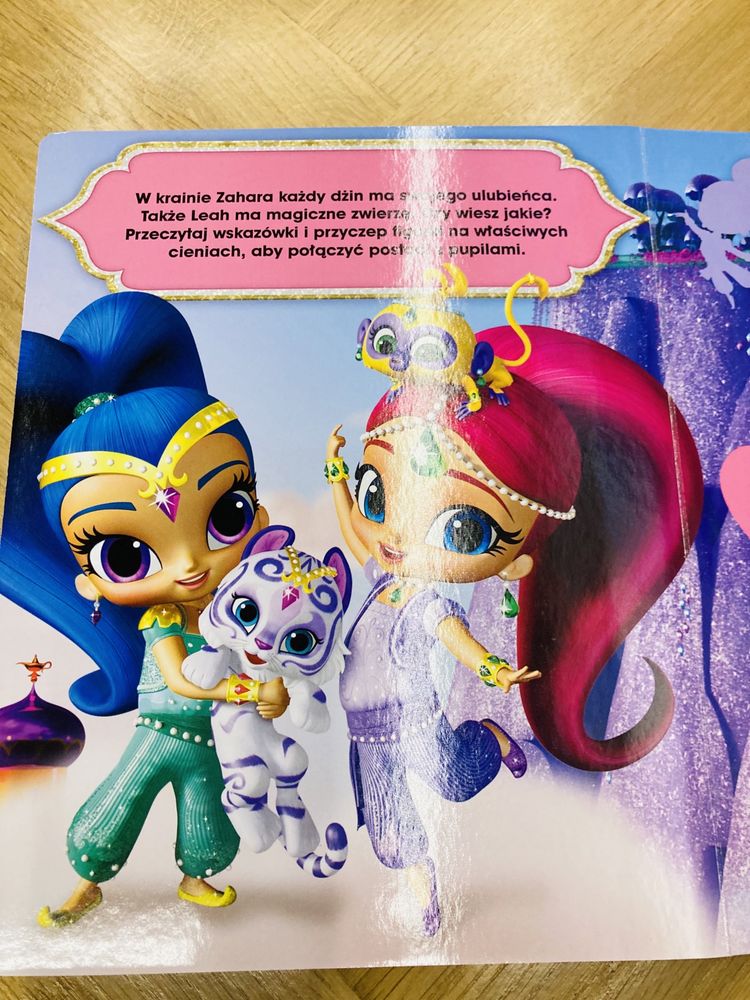 Książka z figurkami Shimmer & Shine