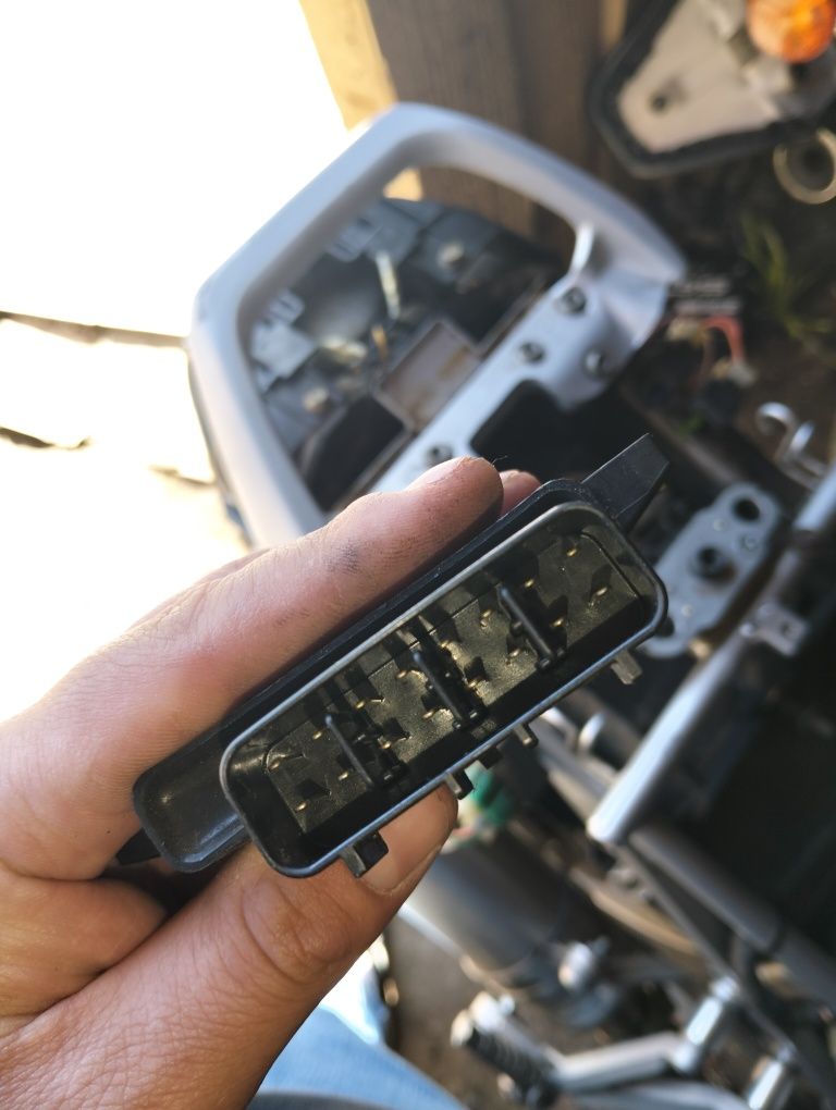 Hyosong GT 650 lagi felga stacyjka alternator moduł wydech ixil lampa