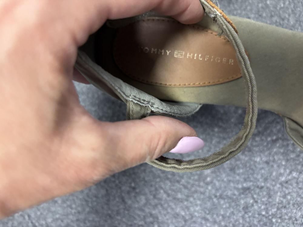 Tommy Hilfiger sandały na koturnie espadryle khaki oliwkowe Safari