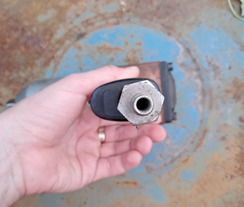 Пневмогайковерт інструмент