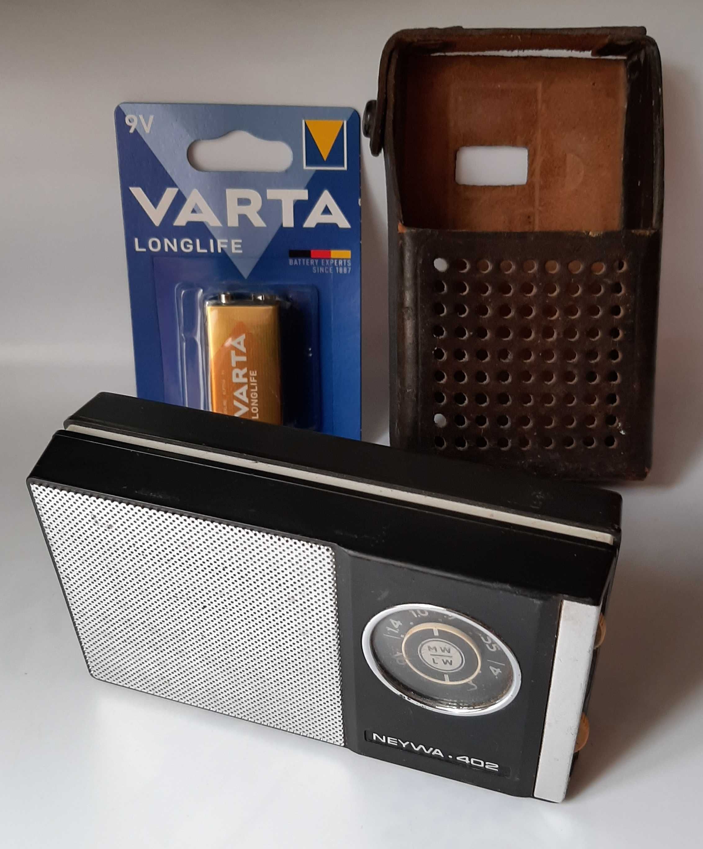 Kolekcjonerskie radio z PRL Neywa 402
