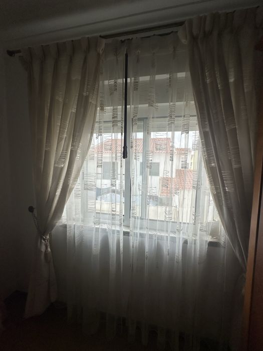 Cortinados com varão