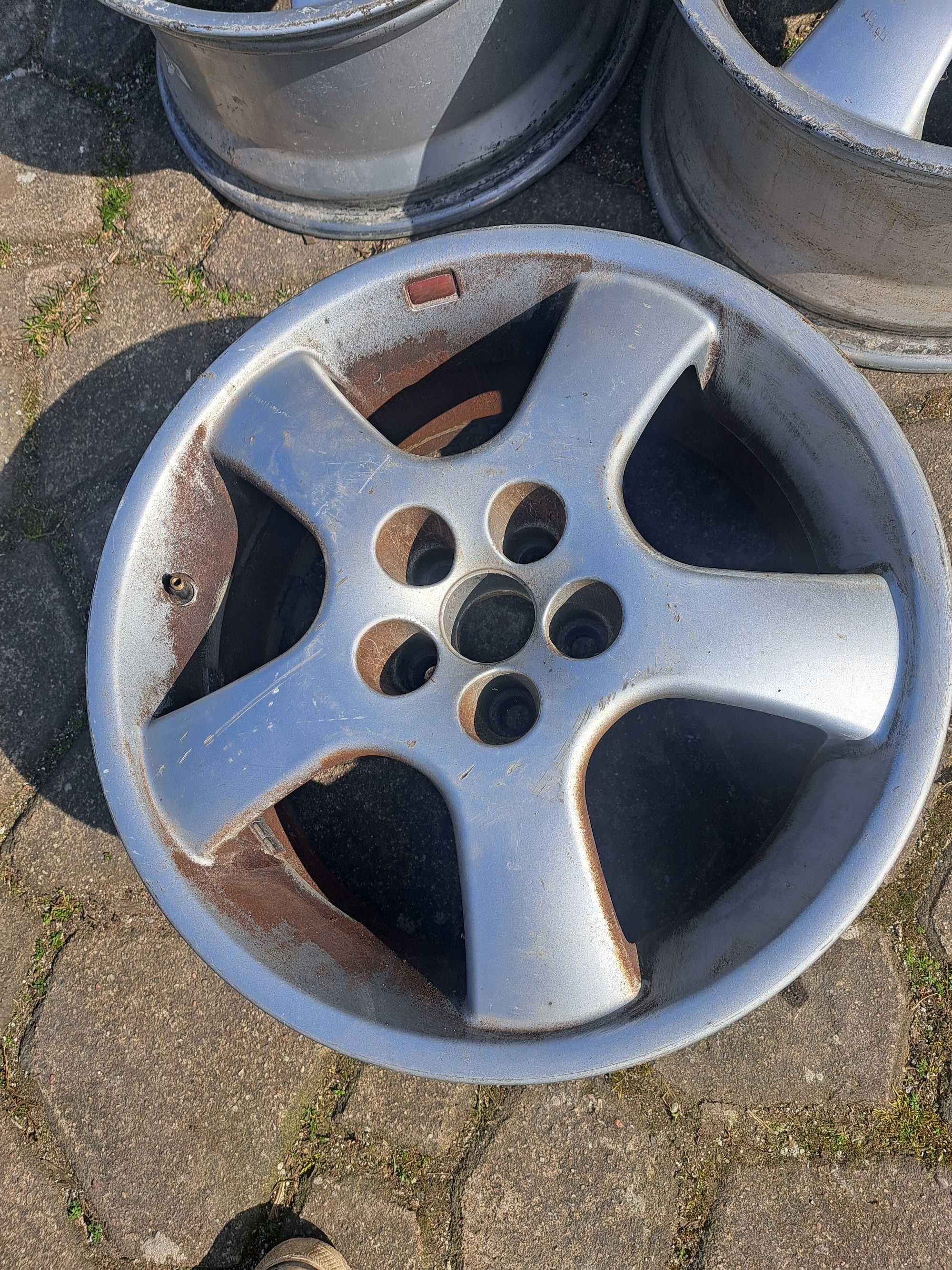Felgi OZ Polaris 17 5x100 8J ET35
