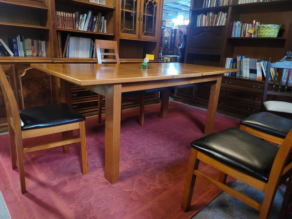 Mesa em madeira maciça - extensível - óptimo estado geral - Só a m