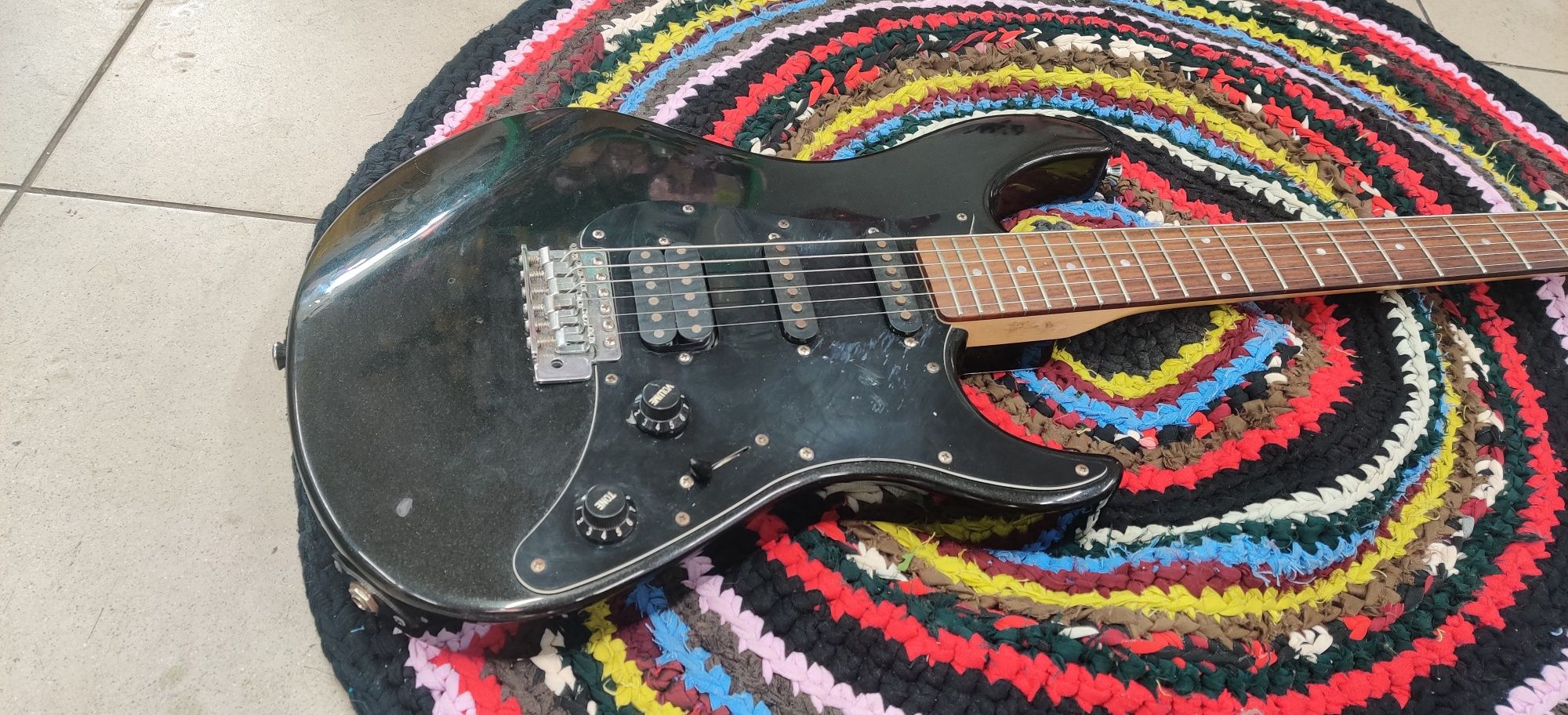 Електрогітара YAMAHA EG112