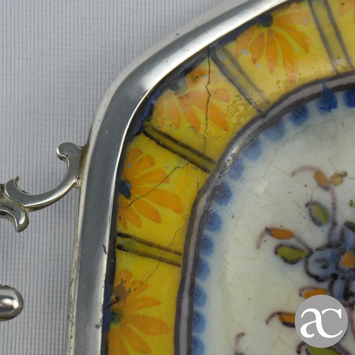 Travessa Battistini com brasão rebordo e asas Prata Queiroz Joalheiros