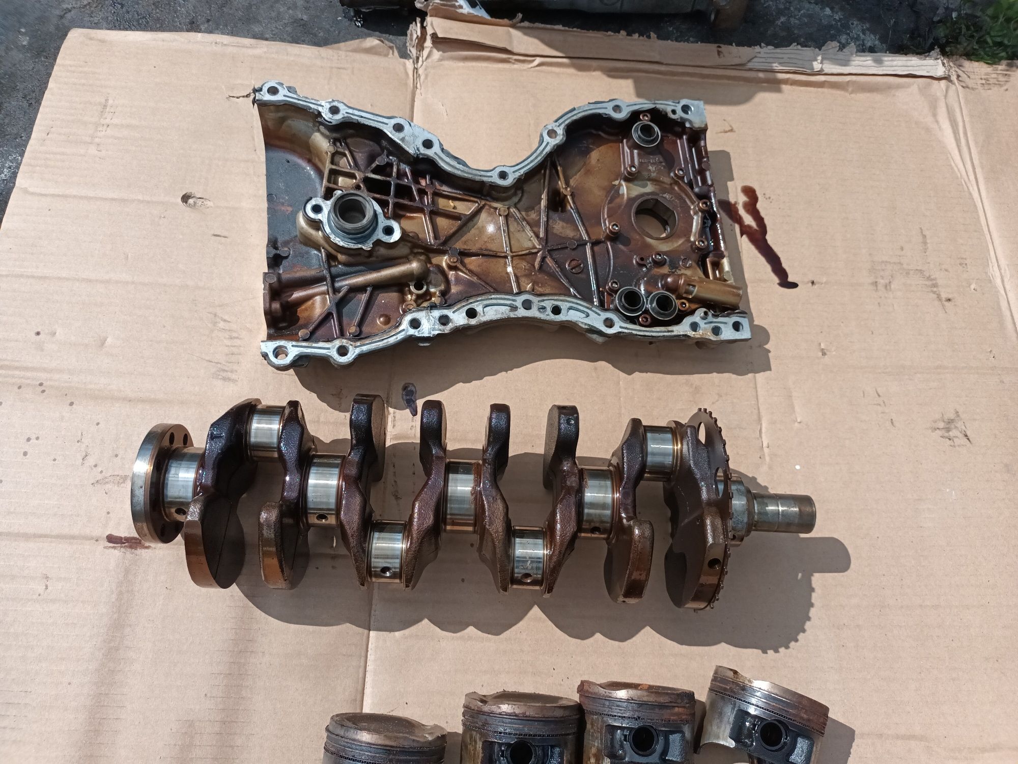 Silnik części suzuki M16A 1.6 16V vvt  głowica Wał korbowy  miska tłok