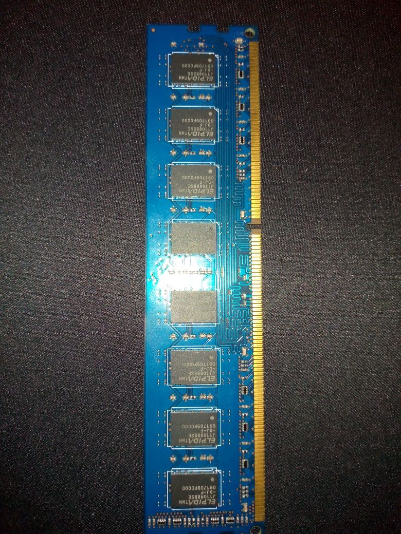 8gb ddr3 1333 crucial Продам/Обменяю оперативная память crucial DDR3 8