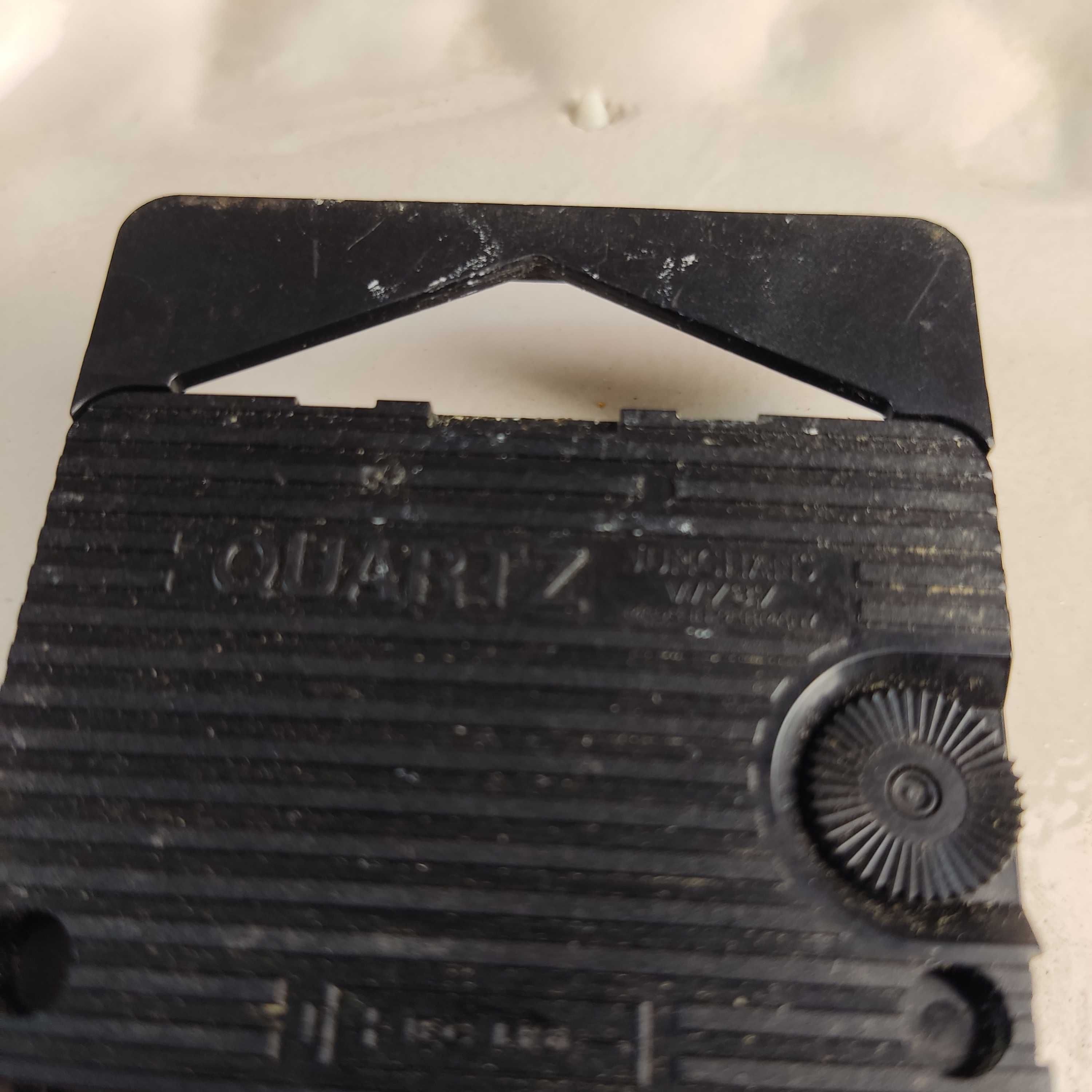 Zegar kwarcowy ceramiczny MEBUS - mechanizm Junghans - sprawny