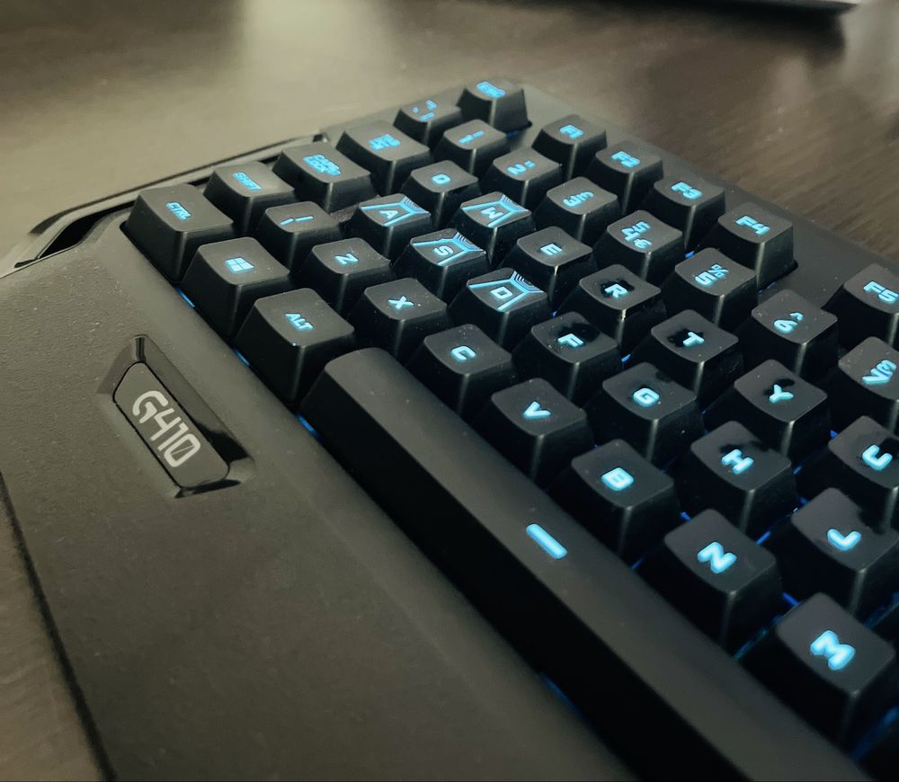 Logitech G430 klawiatura Gamingowa rgb biały kruk