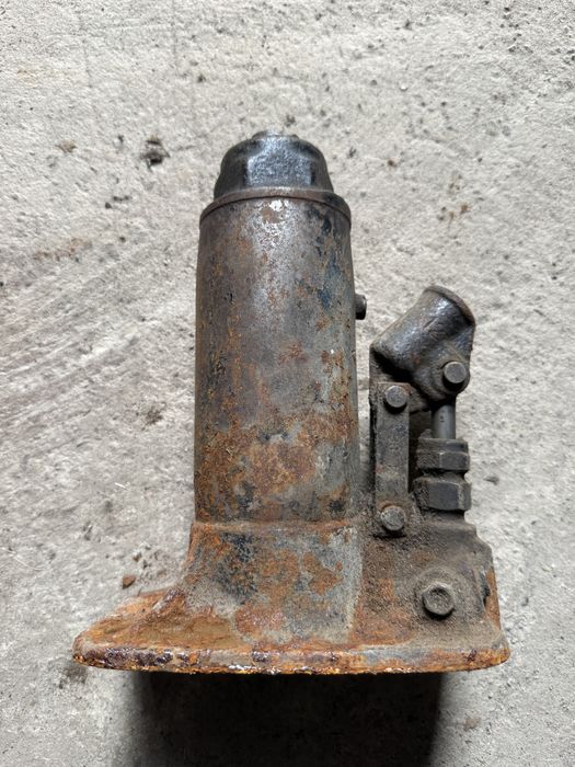 Домкрат ручной винтовой, гидравлический