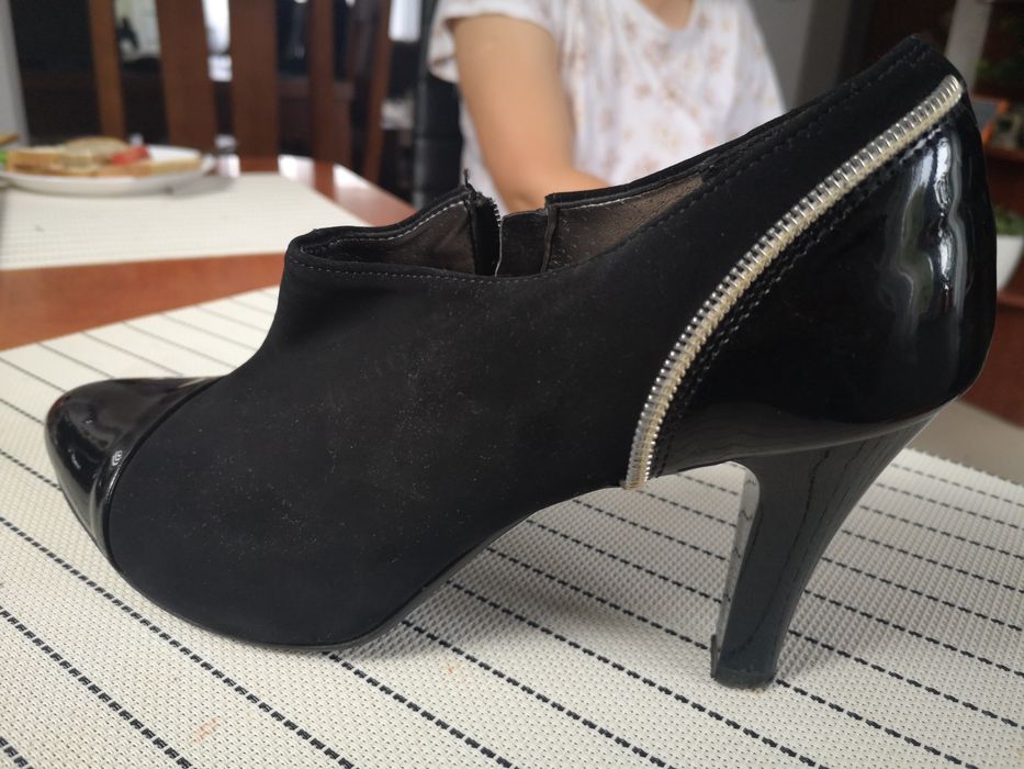 Sprzedam półbuty na obcasie