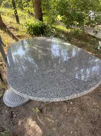 Duży stół owalny do ogrodu z kamienia