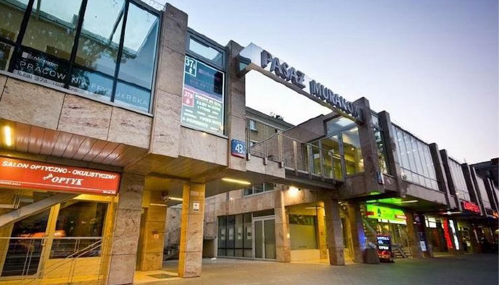 Na sprzedaż lokal usługowy z najemcą – Warszawa, Pasaż Muranów