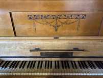 Piano acústico - Sachter (Berlin)
