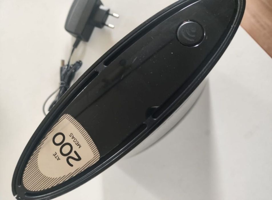 2 routers in excellent condition64739821314049121