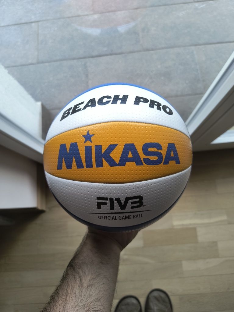 Nowa piłka do siatkówki plażowej Mikasa BV550C Beach PRO