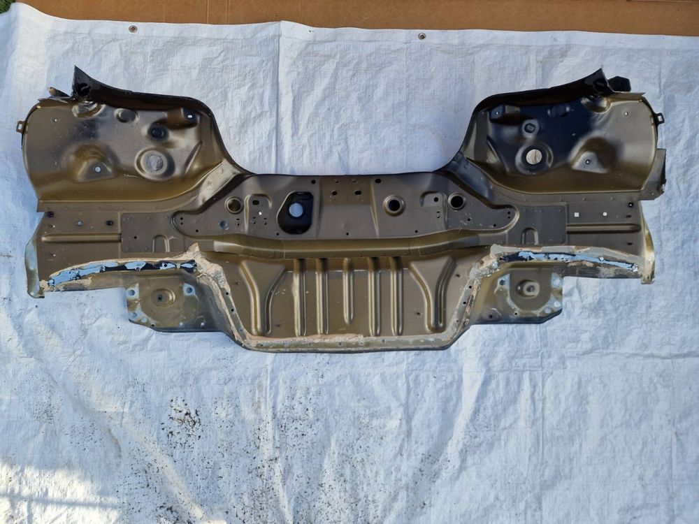 pas tylny Ford Mustang 2010, 2011, 2012, 2013, 2014