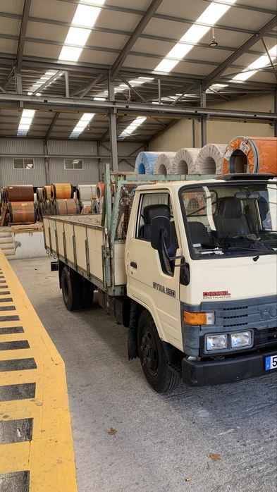 Aluguer de carrinha frete mudancas limpeza entulho transportes alugar