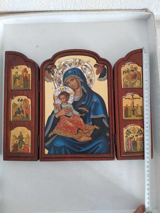 Богородиця з немовлям. триптих 
 Ікона ручної роботи