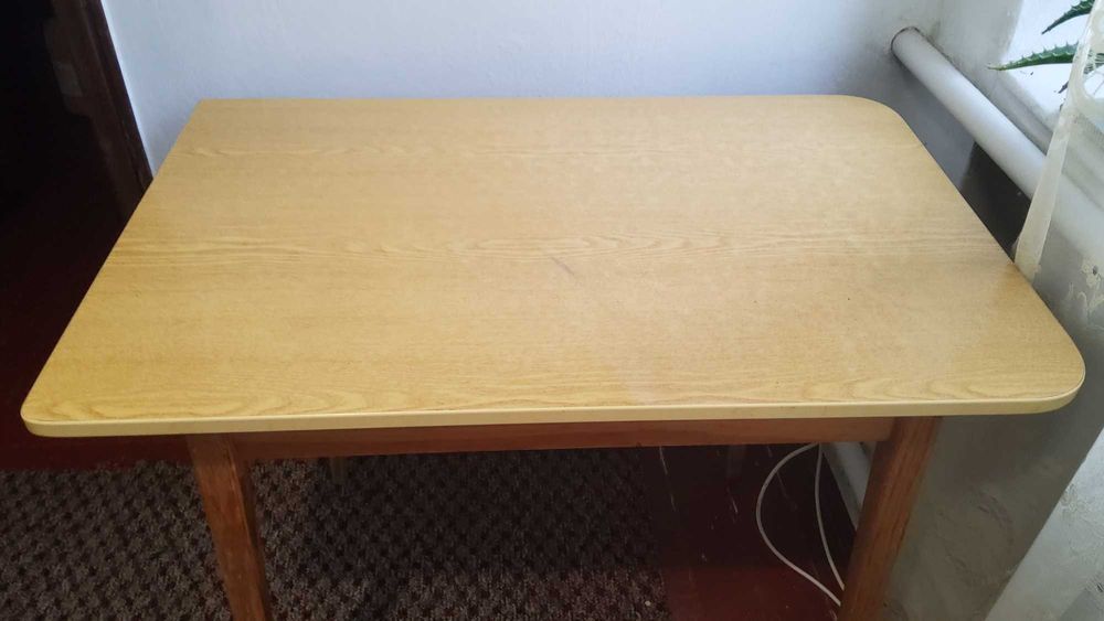 Стіл кухонний, ніжки- дерево