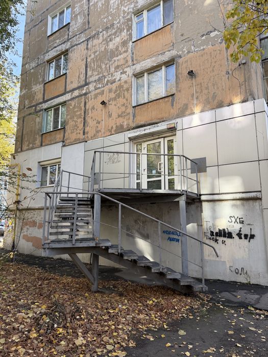 Продаж комерційного приміщення. Червона лінія. Свій вхід. Верх Кірова