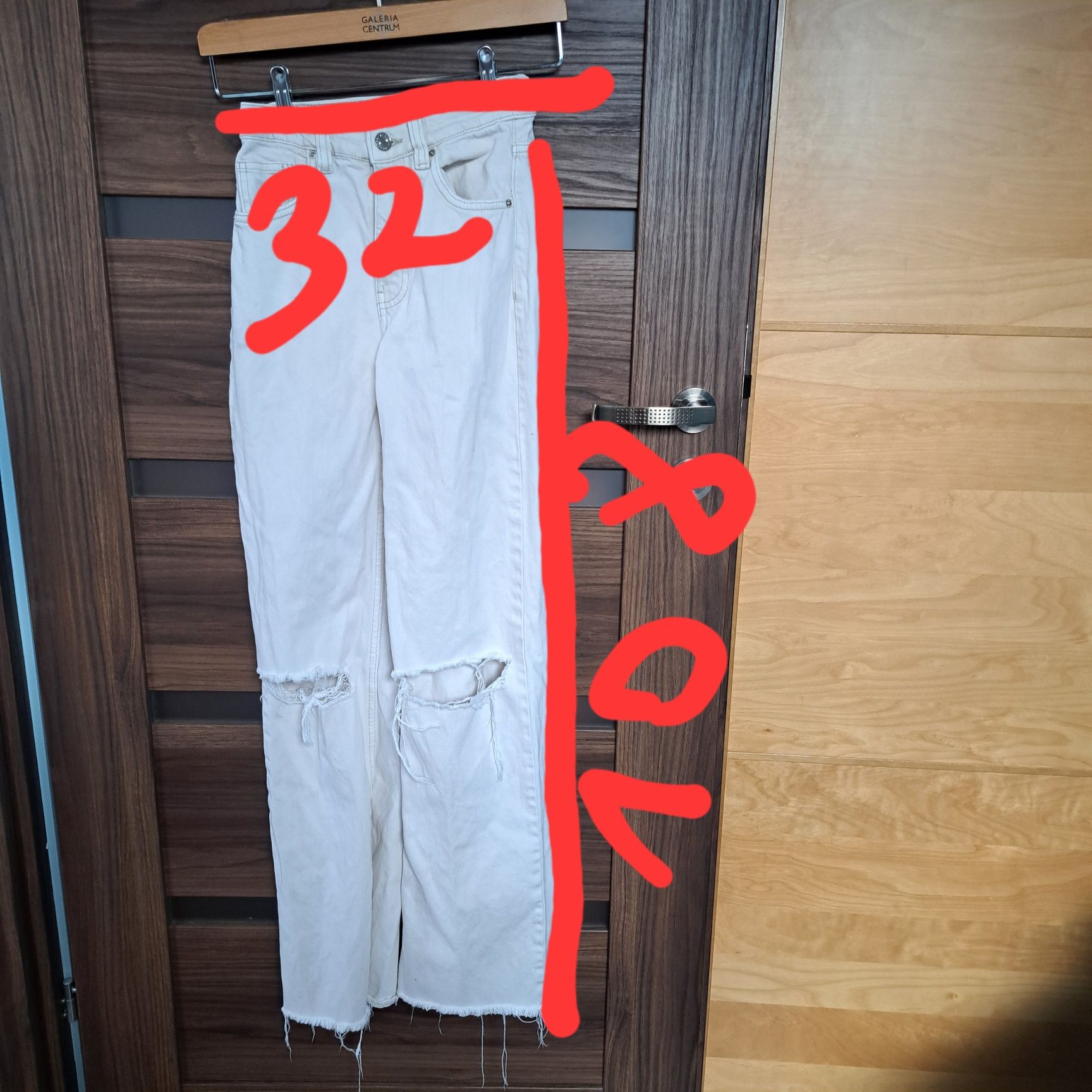 Spodnie z dziurami Bershka roz.32