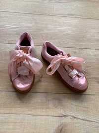 Różowe welurowe buty puma basket
