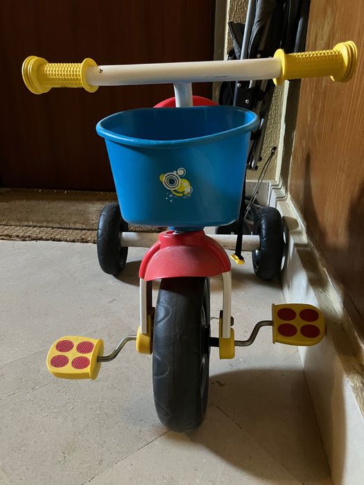 Triciclo chicco  bom estado