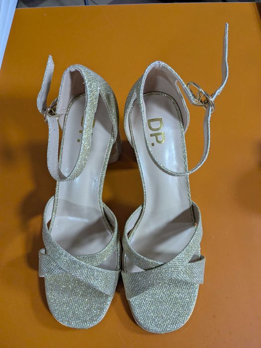 DP. eleganckie buty na obcasie złote rozm. 41