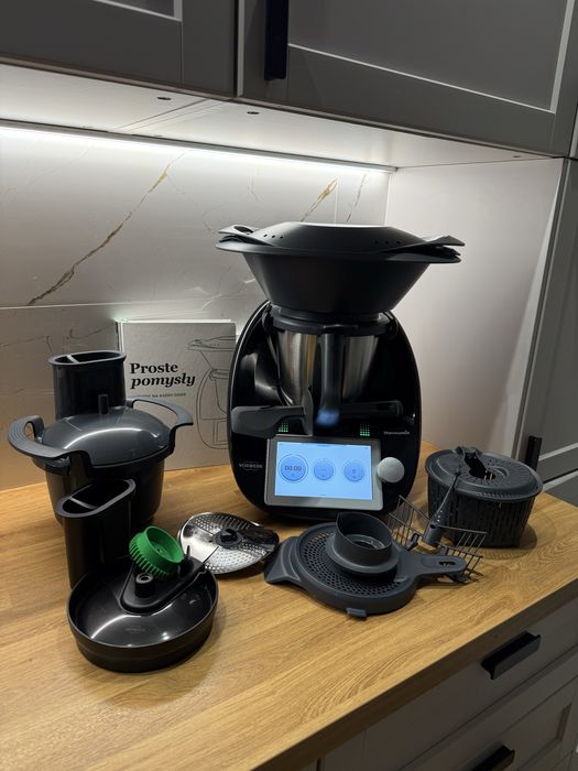 Czarny Thermomix TM6 + akcesoria