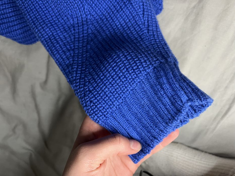 Светр жіночий синього кольру