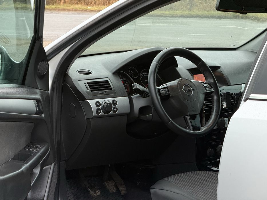 Продам Opel Astra H Дизель 1.9. 2010рік