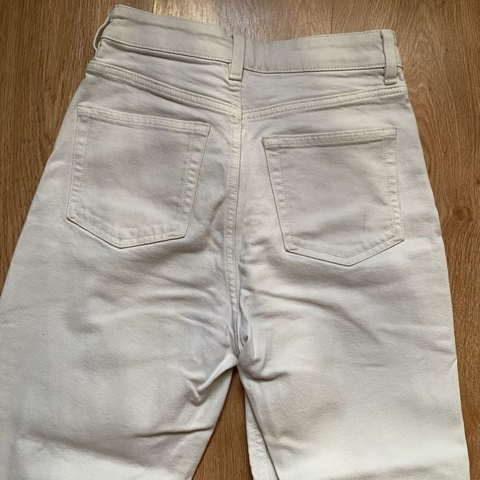 Білі джинси від H&M