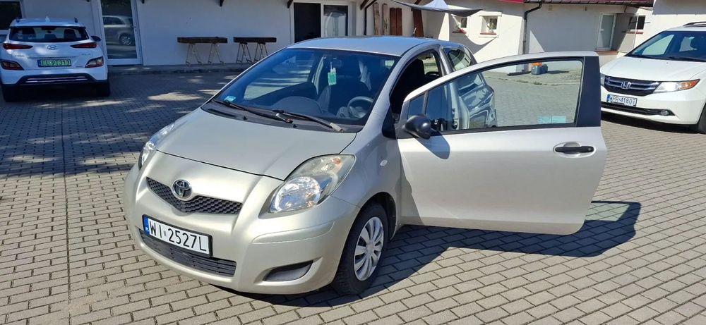 Toyota Yaris Toyota Yaris Krajowa zadbana 2 właściciel