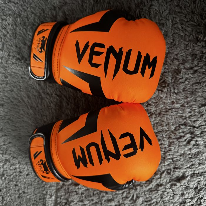 Боксерські рукавиці Venum