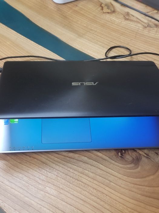 ноутбук Asus на і5.гарний стан.