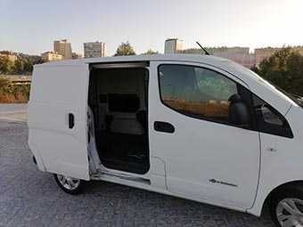 Carrinha Nissan e-200