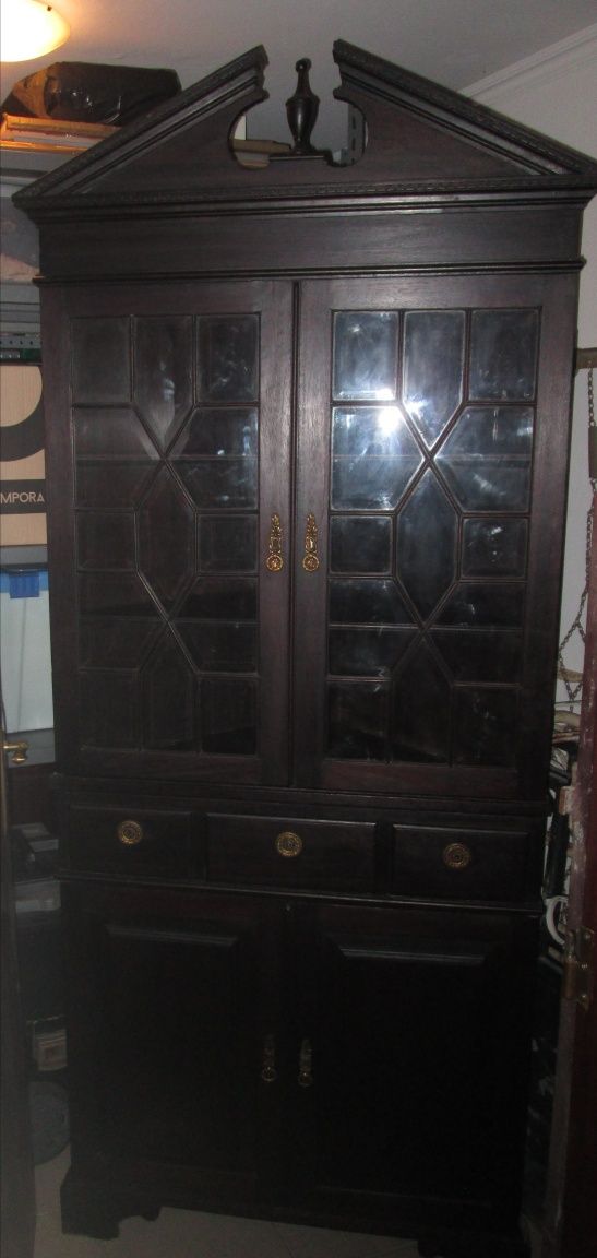 Armário de Canto