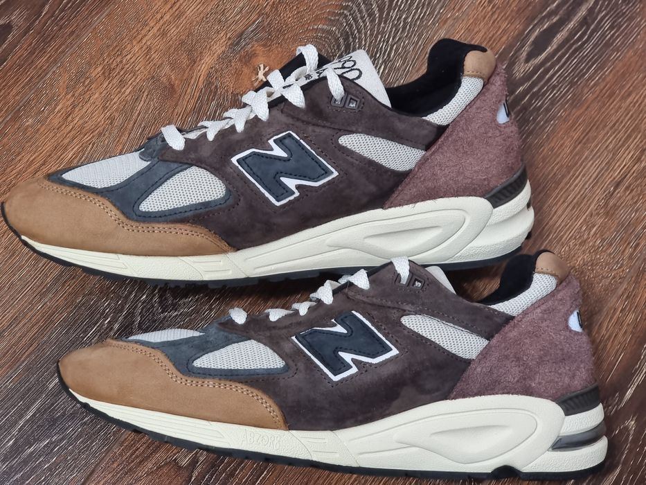 Оригінал 100% чоловічі кросівки New Balance 990v2   EUR 46.5