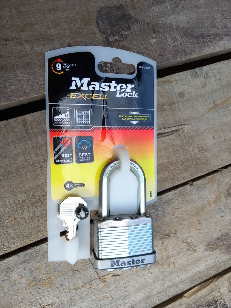 Kłódka M5EURDLF 50mm - BOR/38mmOCT - 8mm MasterLock