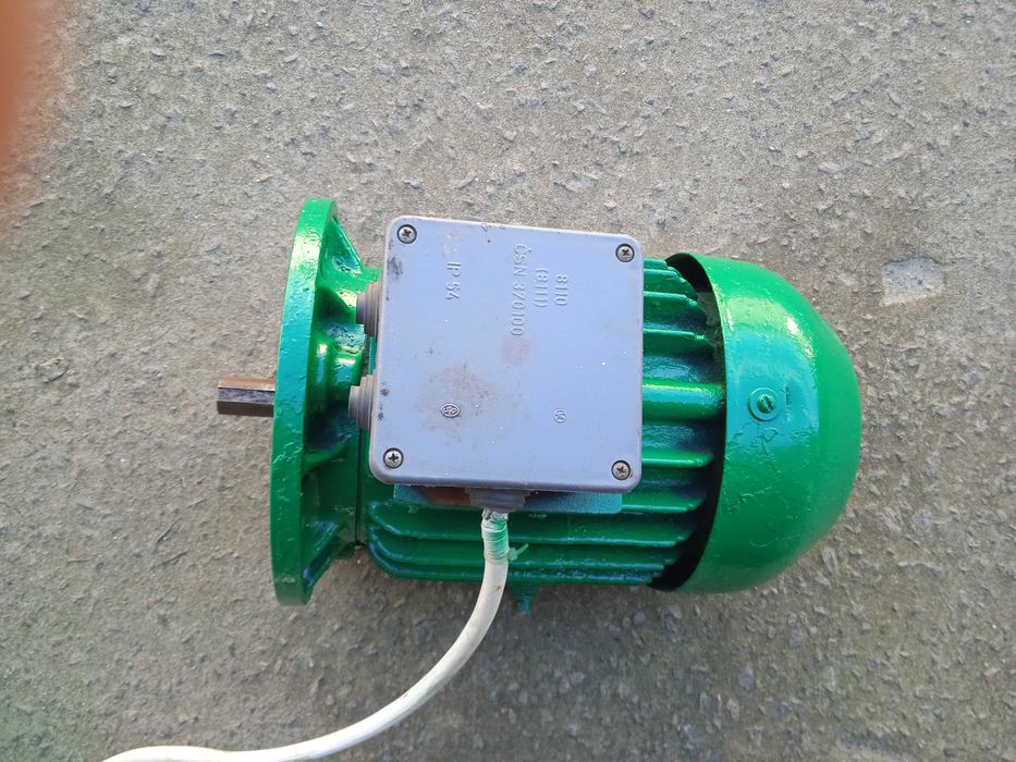 Електродвигун  220  вольт 3 квт