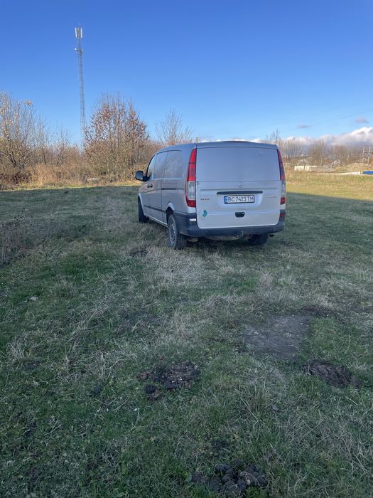 Мерседес віто 111 2005 року